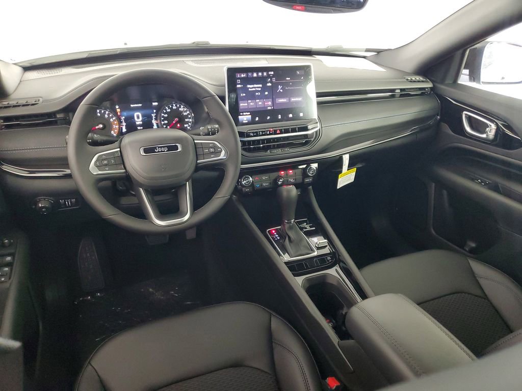 New 2026 Jeep Compass Latitude image 15