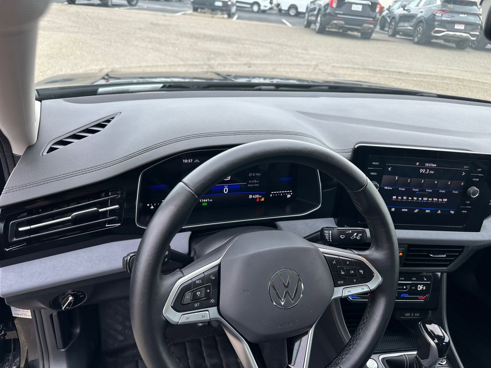 Used 2025 Volkswagen Jetta SE image 36