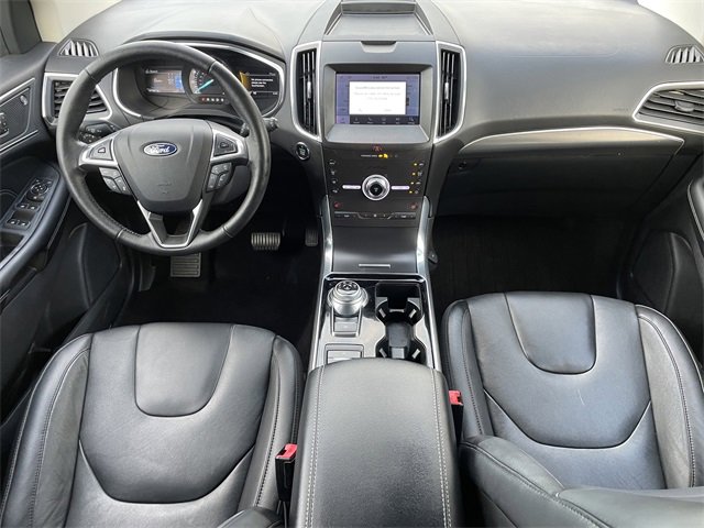 Used 2020 Ford Edge Titanium image 12