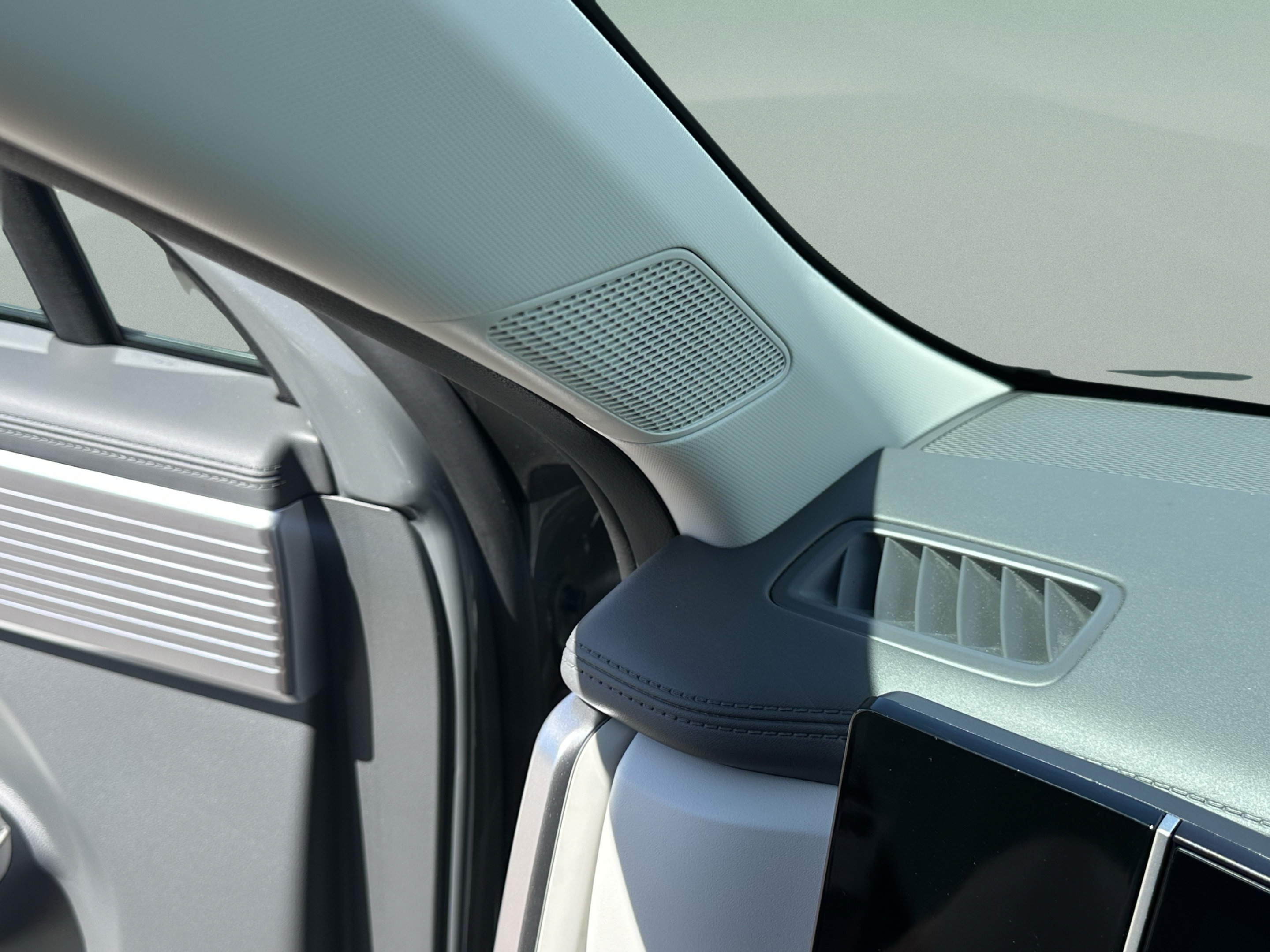 New 2027 Hyundai Santa Fe SEL FWD image 33