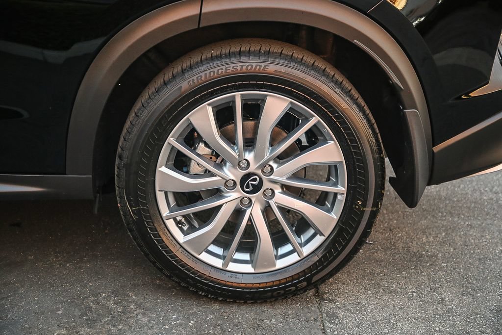 Certified 2025 INFINITI QX50 Pure AWD/4WD image 11