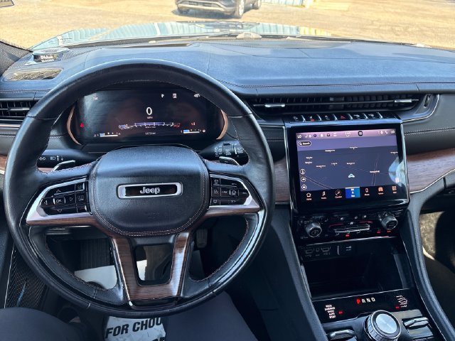 Used 2023 Jeep Grand Cherokee Summit w/ Advanced Protech Group IV AWD/4WD image 11