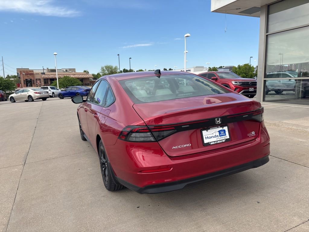 Certified 2025 Honda Accord SE image 7