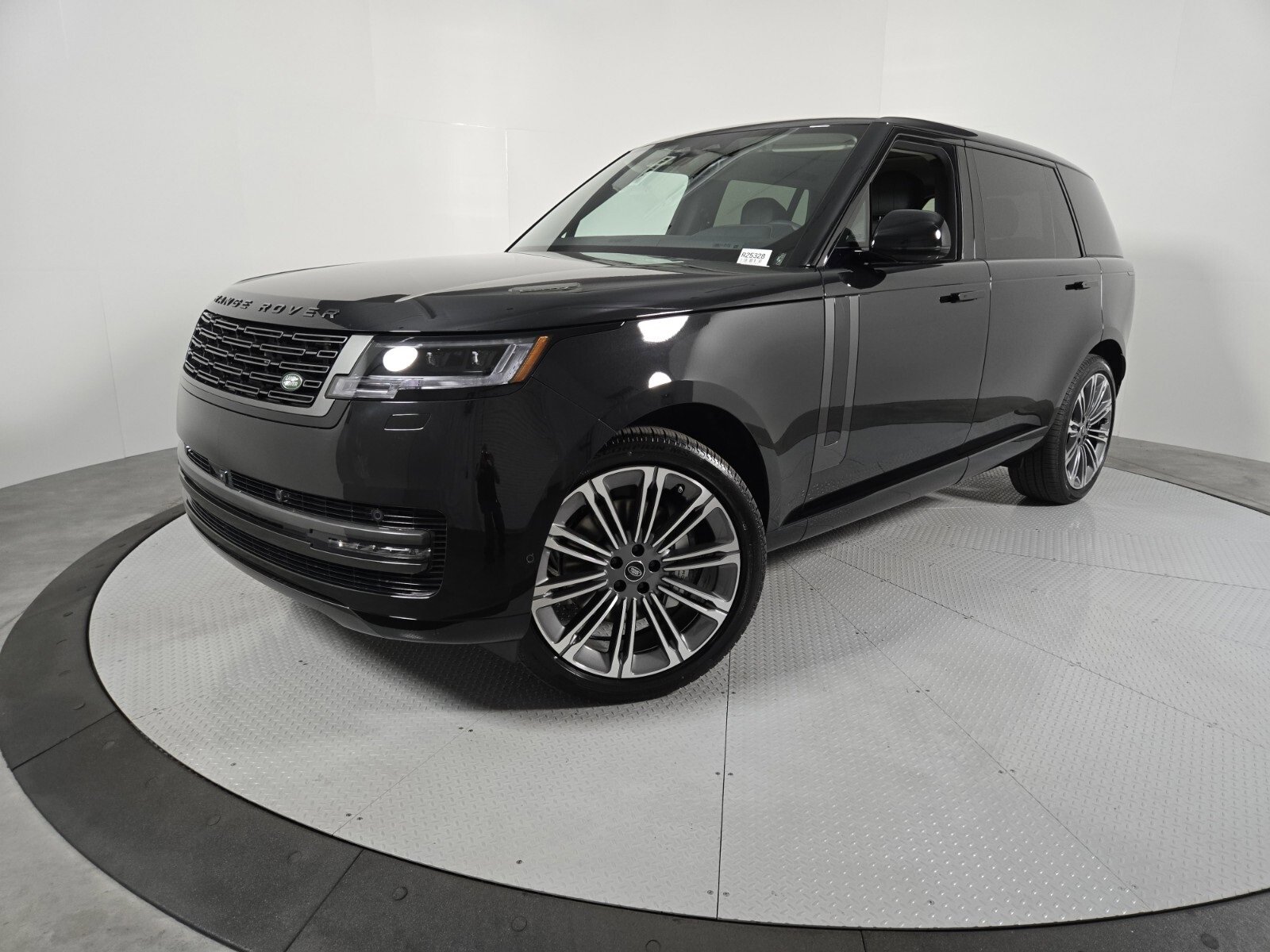 New 2025 Land Rover Range Rover Long Wheelbase SE video 1