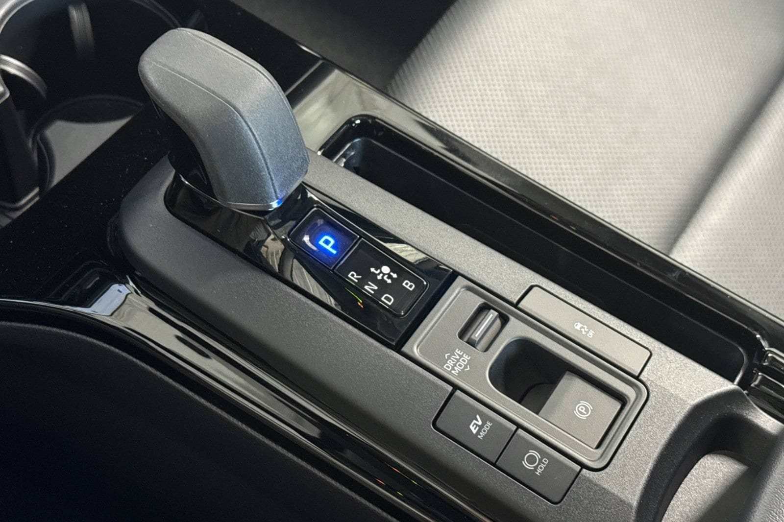 New 2026 Toyota Prius Limited FWD image 27
