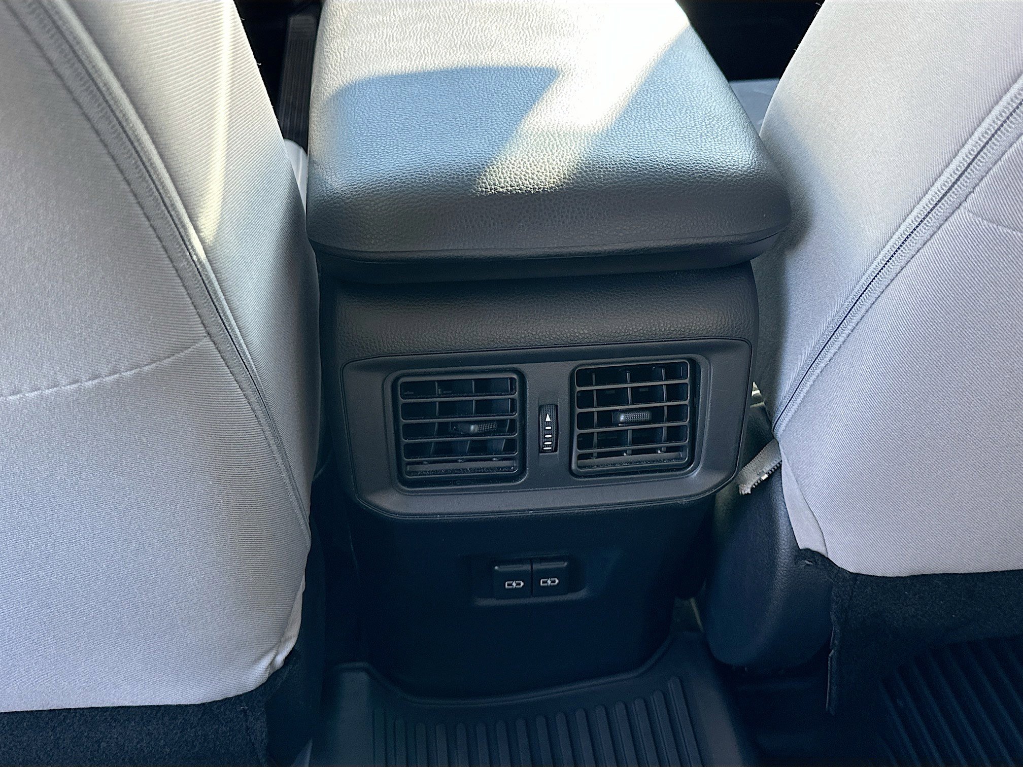 Used 2023 Toyota RAV4 XLE w/ Convenience Package image 24