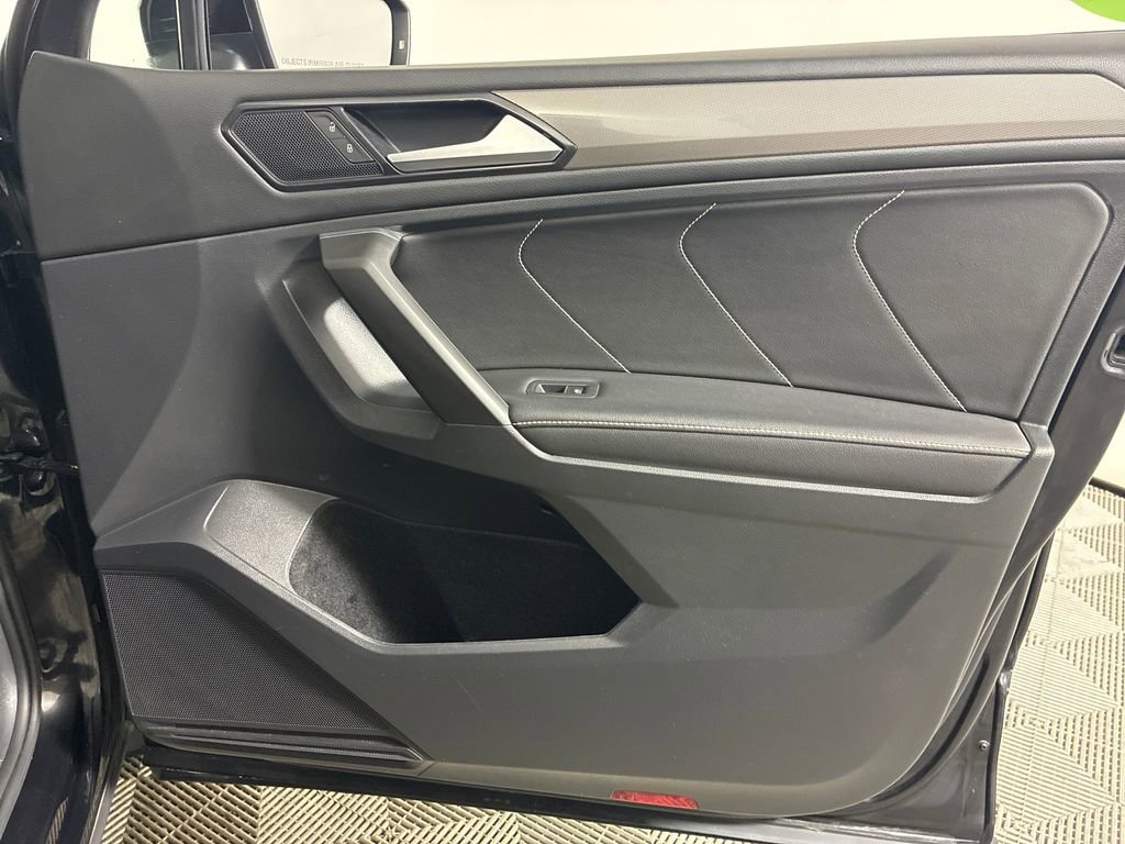 Used 2022 Volkswagen Tiguan SE AWD/4WD image 29