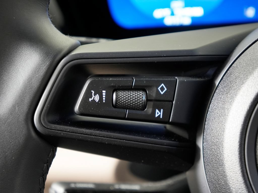 Certified 2025 Porsche Macan 4 Electric AWD/4WD image 28