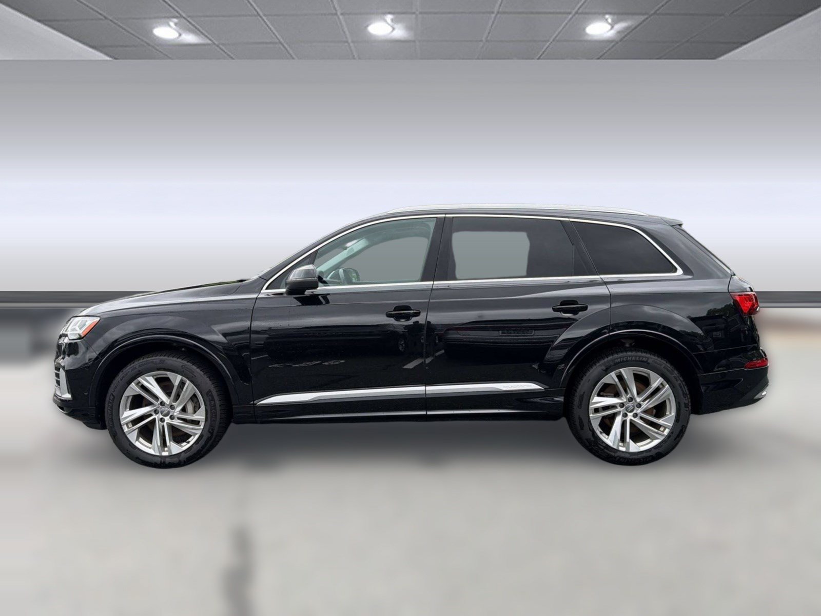 Used 2020 Audi Q7 3.0T Premium Plus w/ Premium Plus Package AWD/4WD image 2