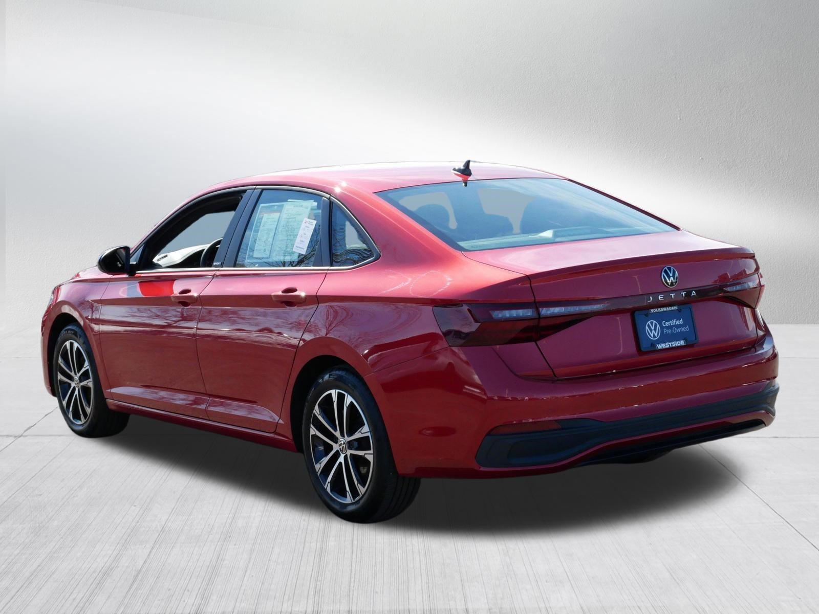 Certified 2025 Volkswagen Jetta Sport FWD image 5