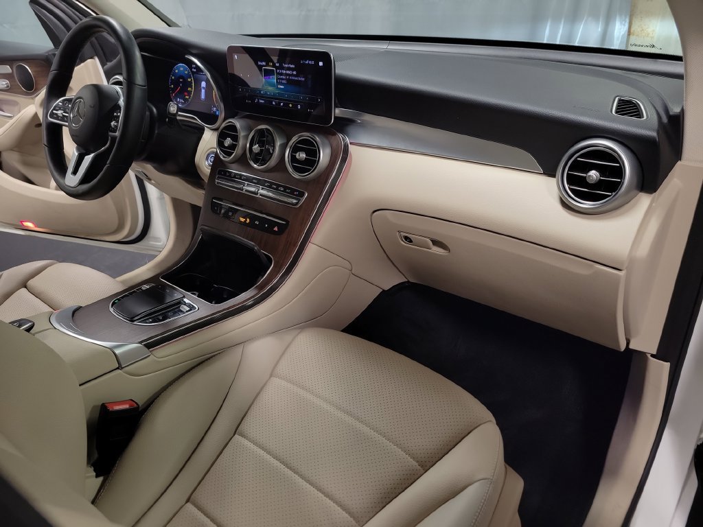 Used 2022 Mercedes-Benz GLC 300 4MATIC image 33