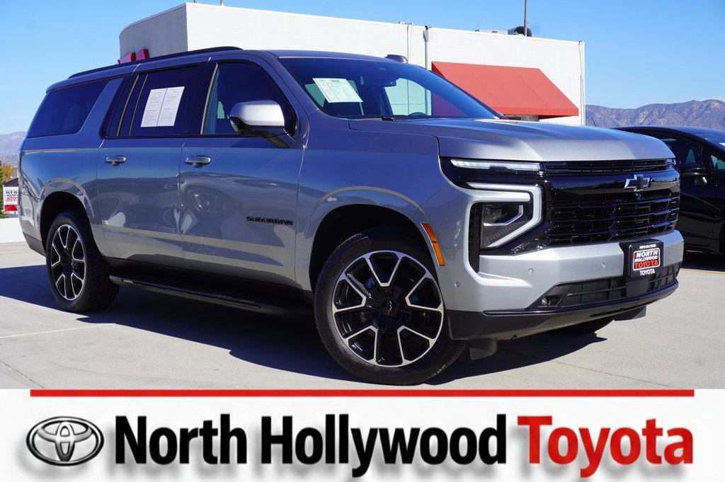 Used 2025 Chevrolet Suburban RST