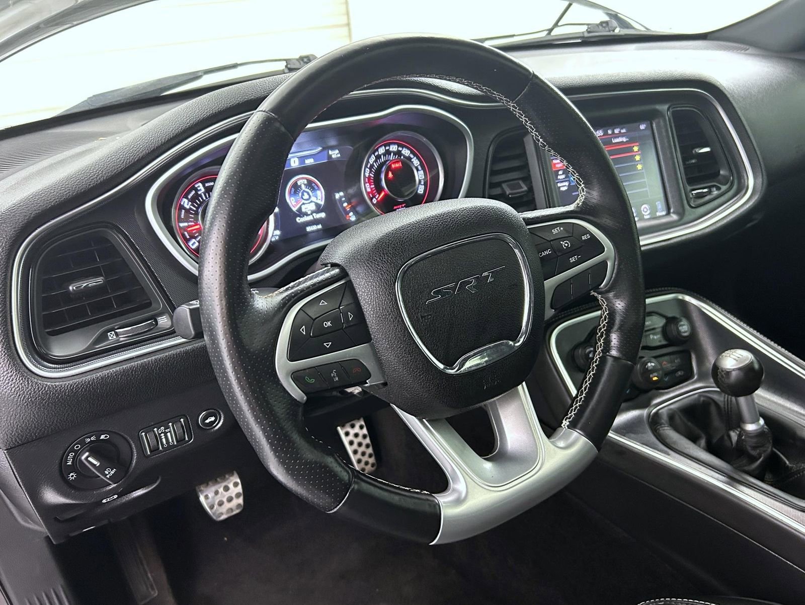 Used 2016 Dodge Challenger SRT w/ Technology Group image 11