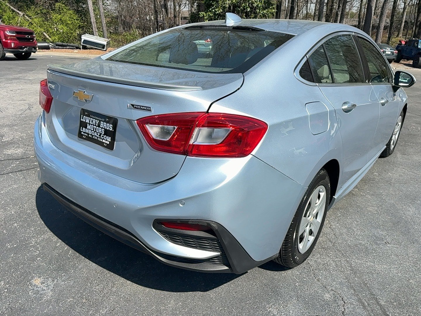 Used 2017 Chevrolet Cruze Premier FWD image 3