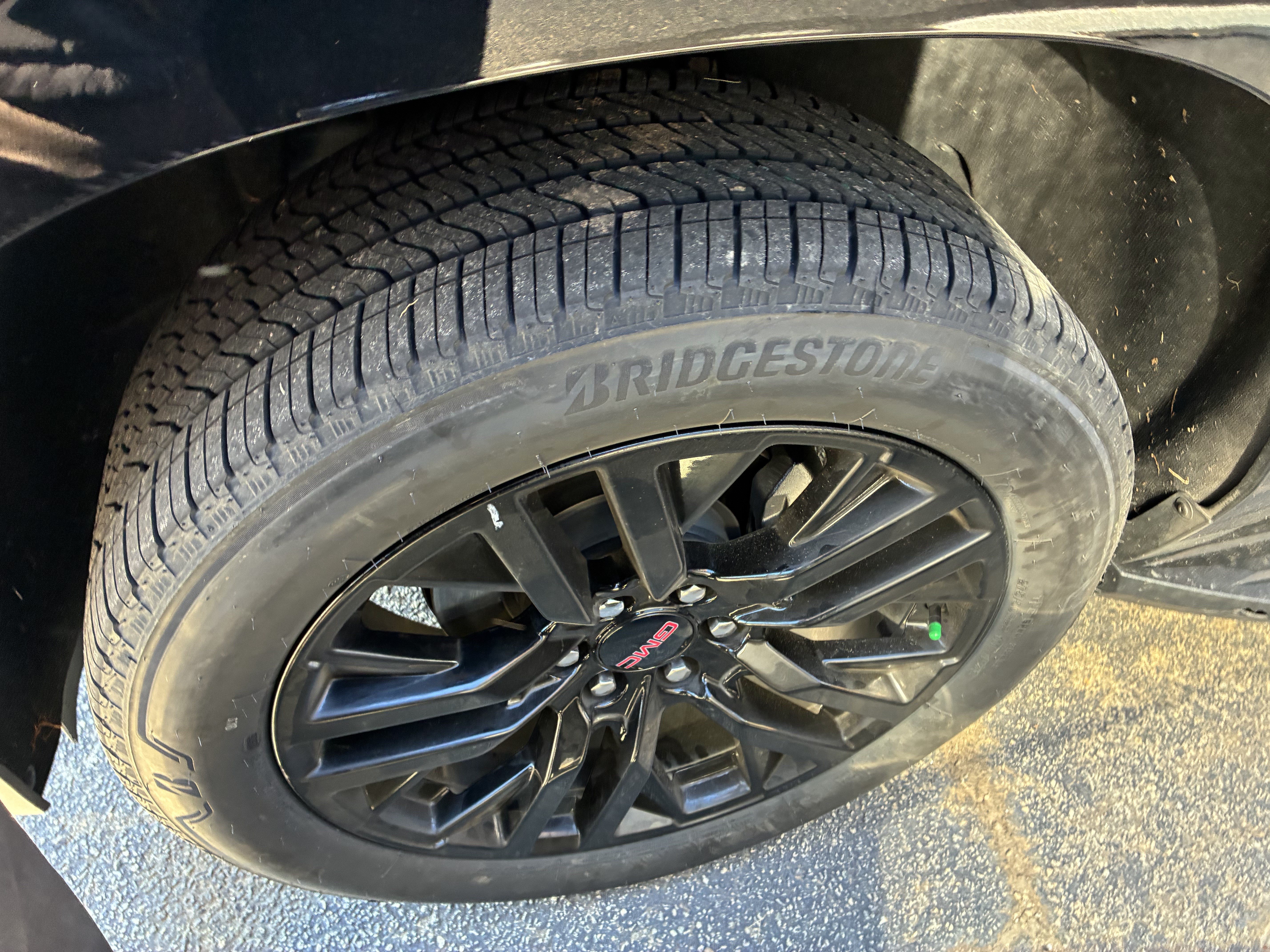 Used 2023 GMC Yukon XL SLE RWD image 5