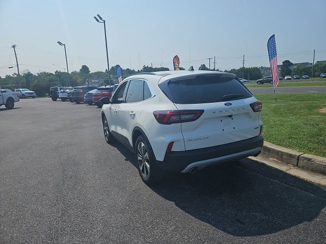 Used 2023 Ford Escape Active AWD/4WD image 2