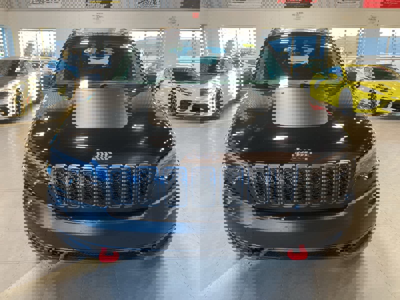 Used 2019 Jeep Cherokee Trailhawk w/ Cold Weather Group image 2