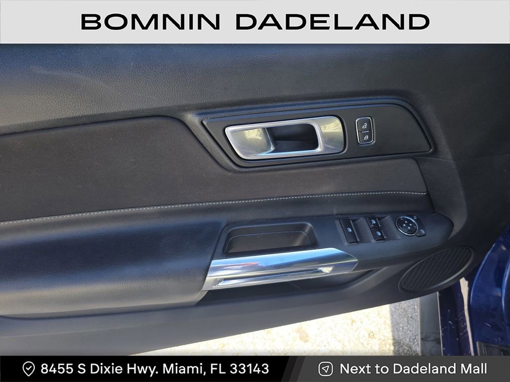 Used 2020 Ford Mustang Convertible image 12