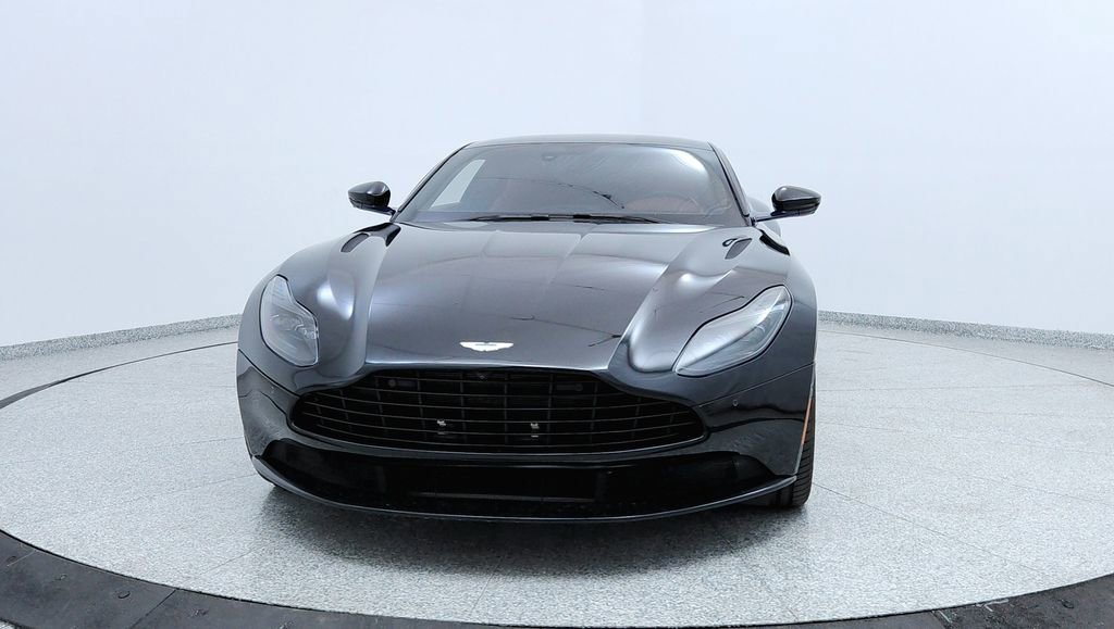 Used 2018 Aston Martin DB11 Coupe image 8