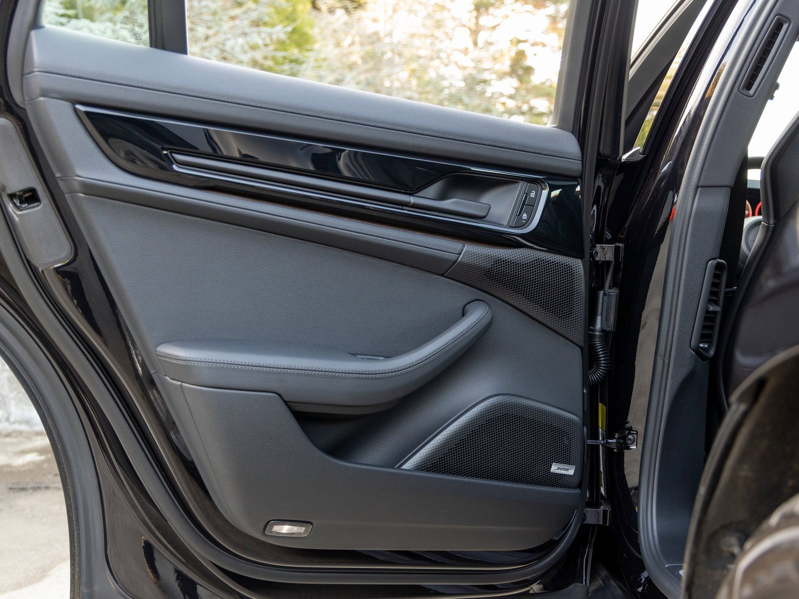 Used 2024 Porsche Panamera 4 image 35