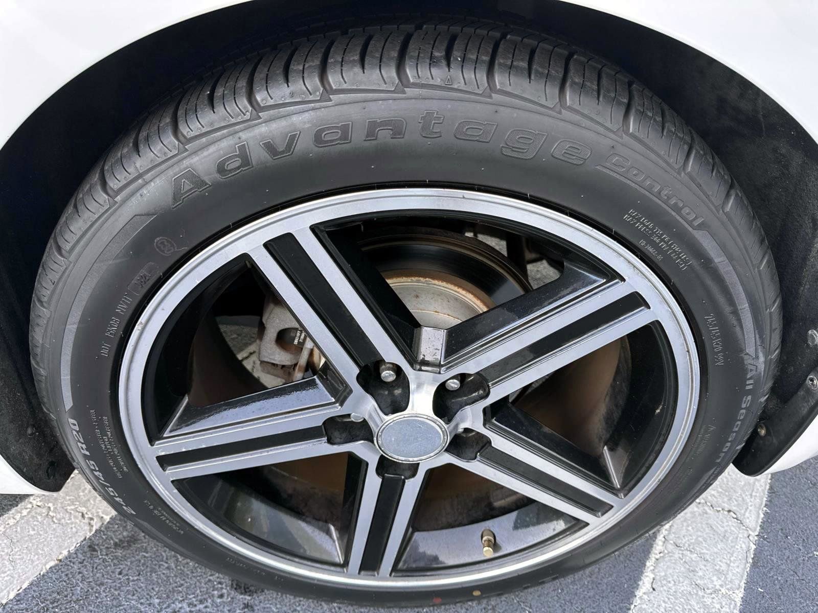 Used 2015 INFINITI Q70 L 3.7 image 29