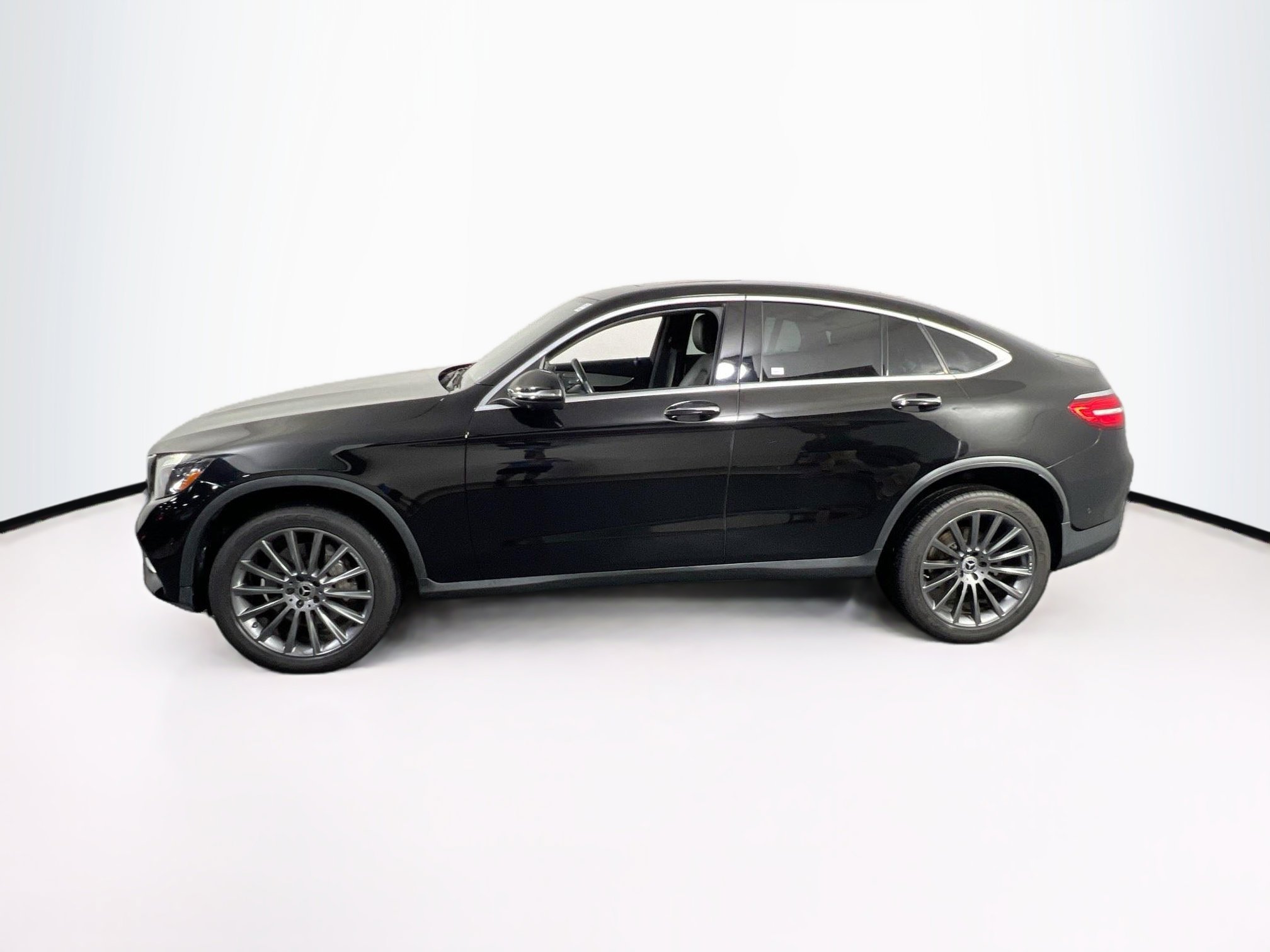 Used 2019 Mercedes-Benz GLC 300 4MATIC Coupe image 8
