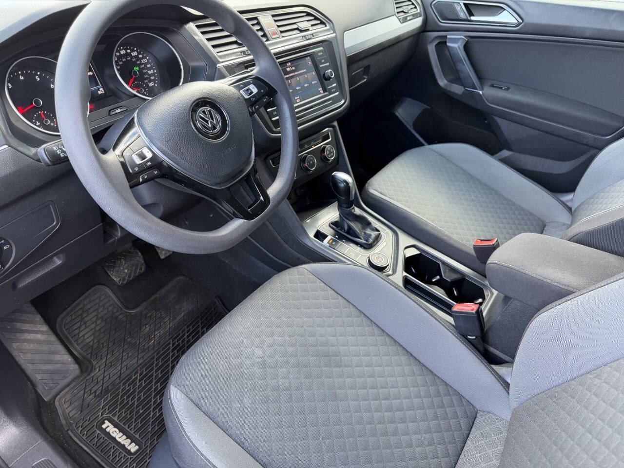 Used 2018 Volkswagen Tiguan S w/ 3rd Row Seat Package AWD/4WD image 20