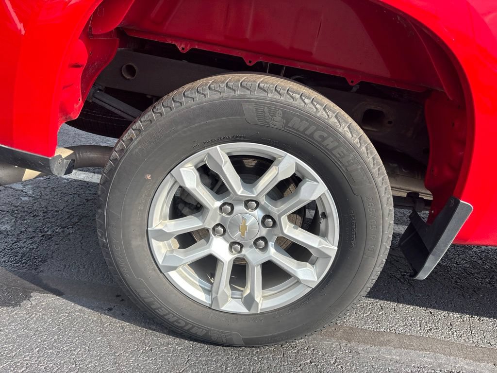 Used 2023 Chevrolet Silverado 1500 LT AWD/4WD image 11