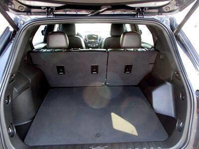 Used 2022 Chevrolet Equinox RS w/ RS Leather Package AWD/4WD image 7