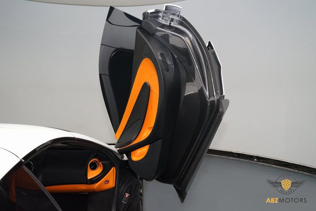 Used 2018 McLaren 570S Spider RWD image 8