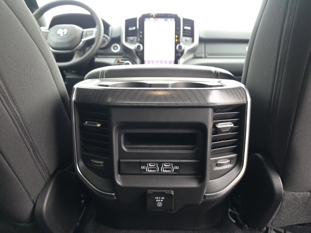 New 2026 RAM 1500 4x4 Crew Cab image 33
