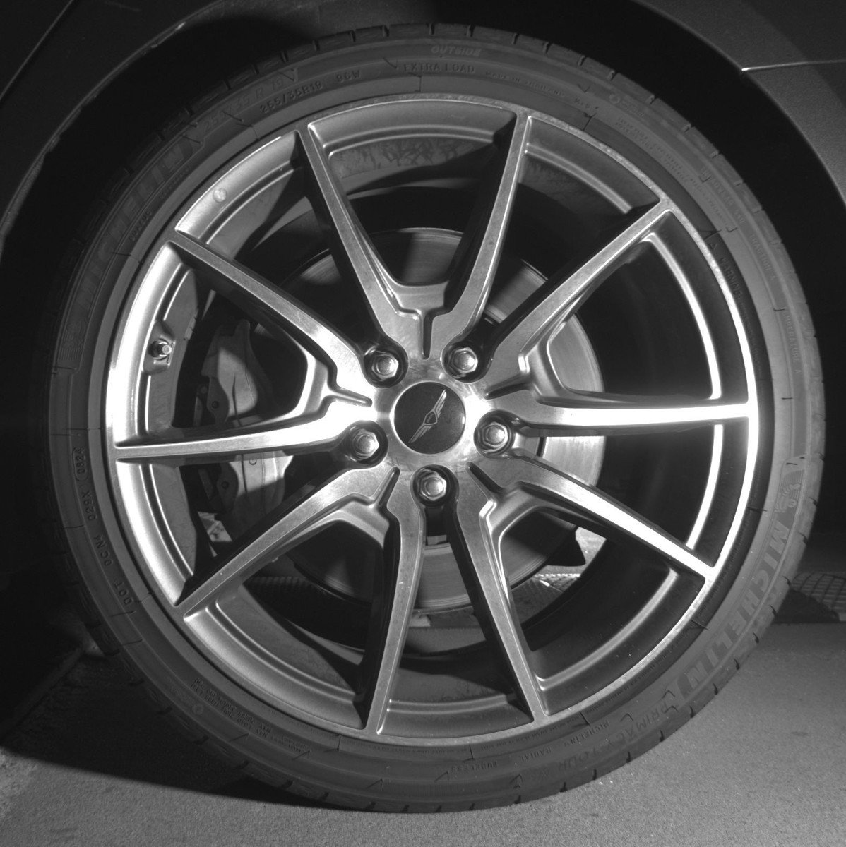 Used 2025 Genesis G70 2.5T image 14