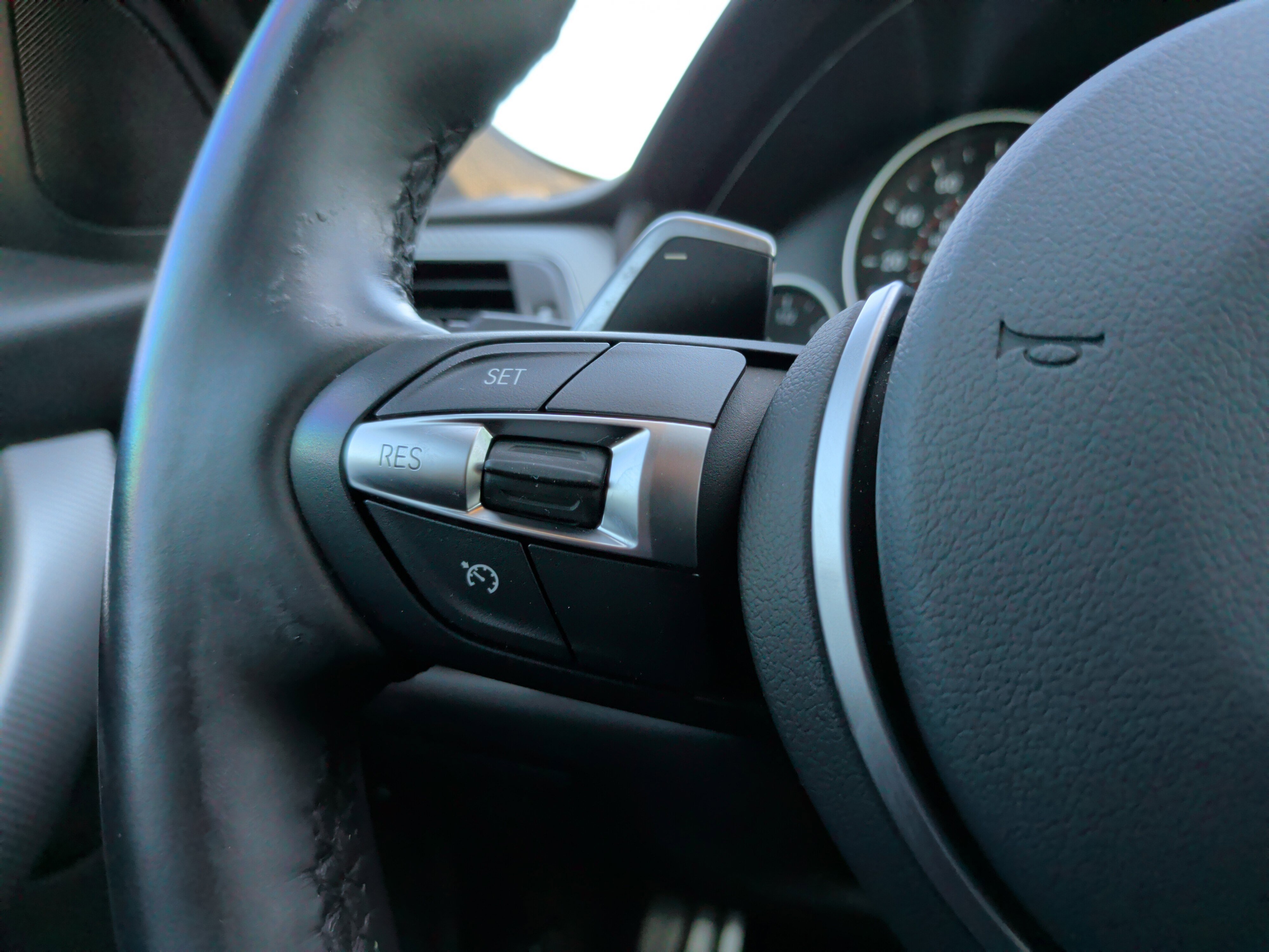 Used 2018 BMW 330e w/ M Sport Package image 22