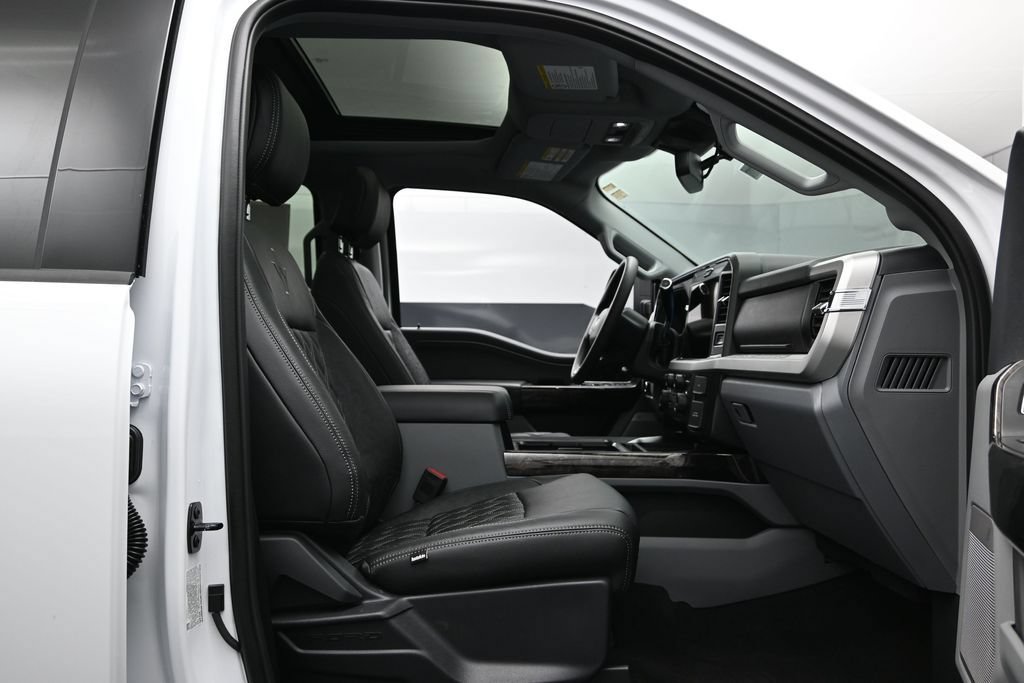 New 2026 Ford F250 XLT w/ XLT Premium Package AWD/4WD image 25