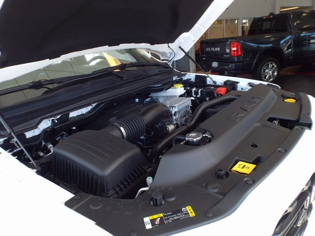 New 2026 RAM 1500 4x4 Crew Cab image 30