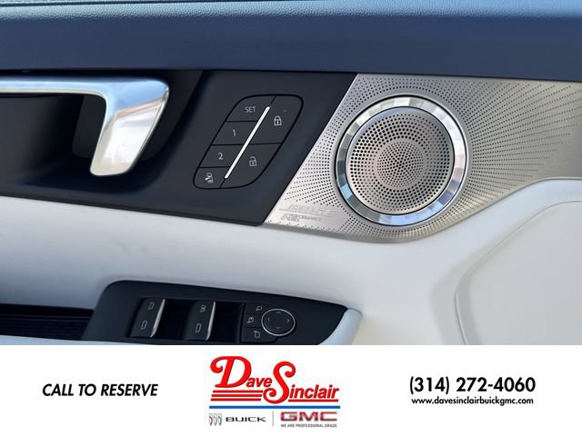 New 2026 Buick Enclave Avenir w/ Super Cruise Package FWD image 13