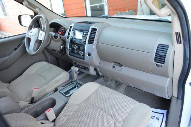 Used 2014 Nissan Frontier SV w/ SV Value Truck Package image 17