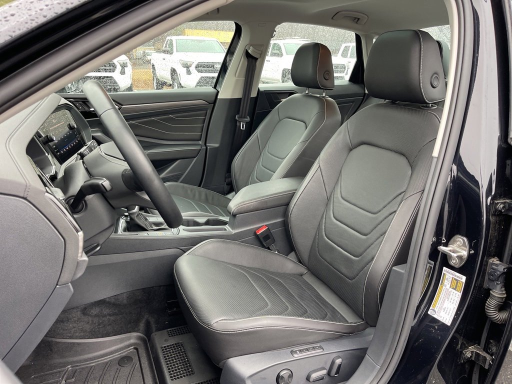 Used 2024 Volkswagen Jetta SEL image 18