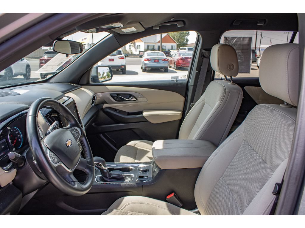 Used 2023 Chevrolet Traverse LT w/ LPO, Cargo Package AWD/4WD image 29