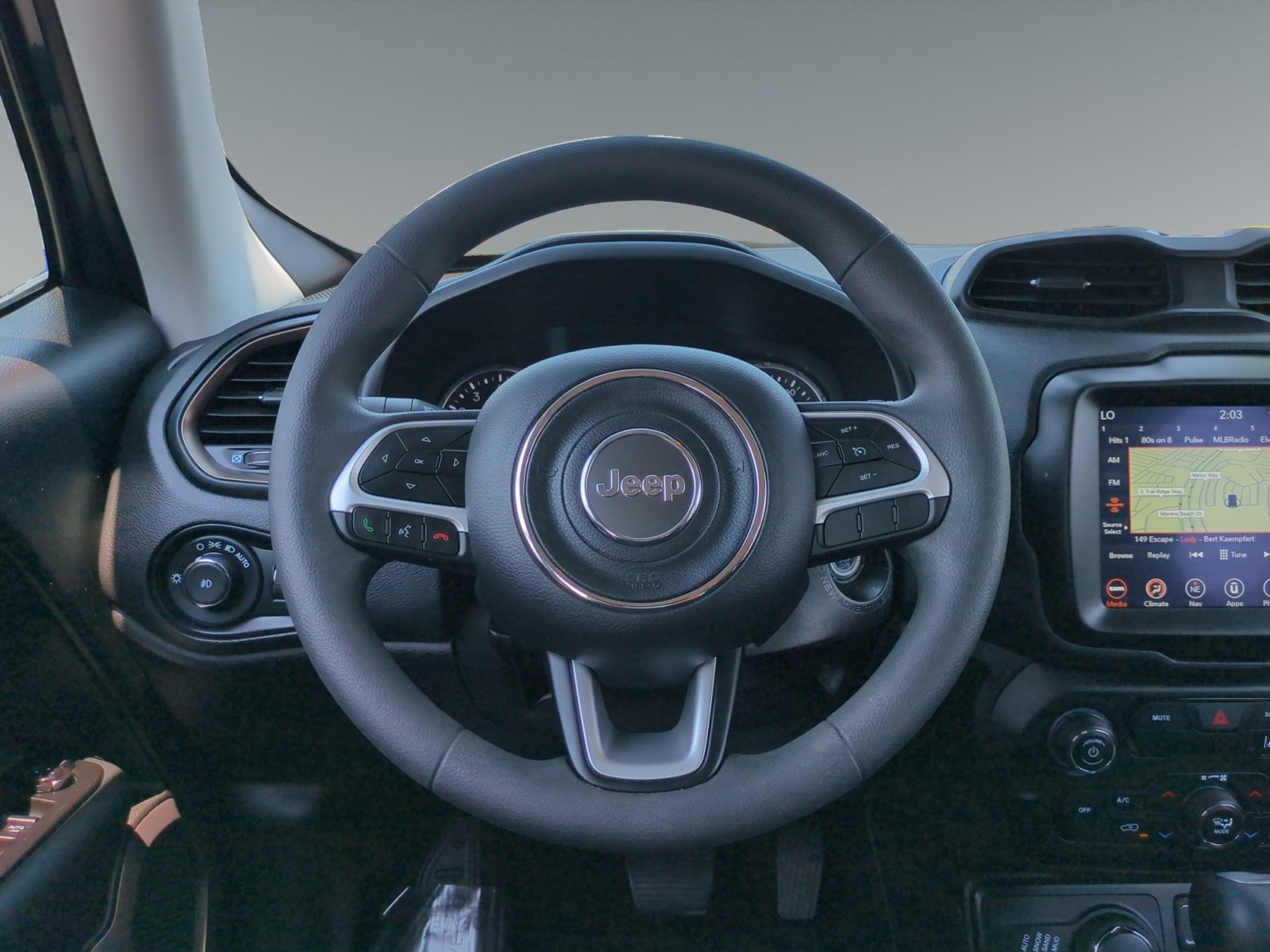 Used 2023 Jeep Renegade Latitude AWD/4WD image 12