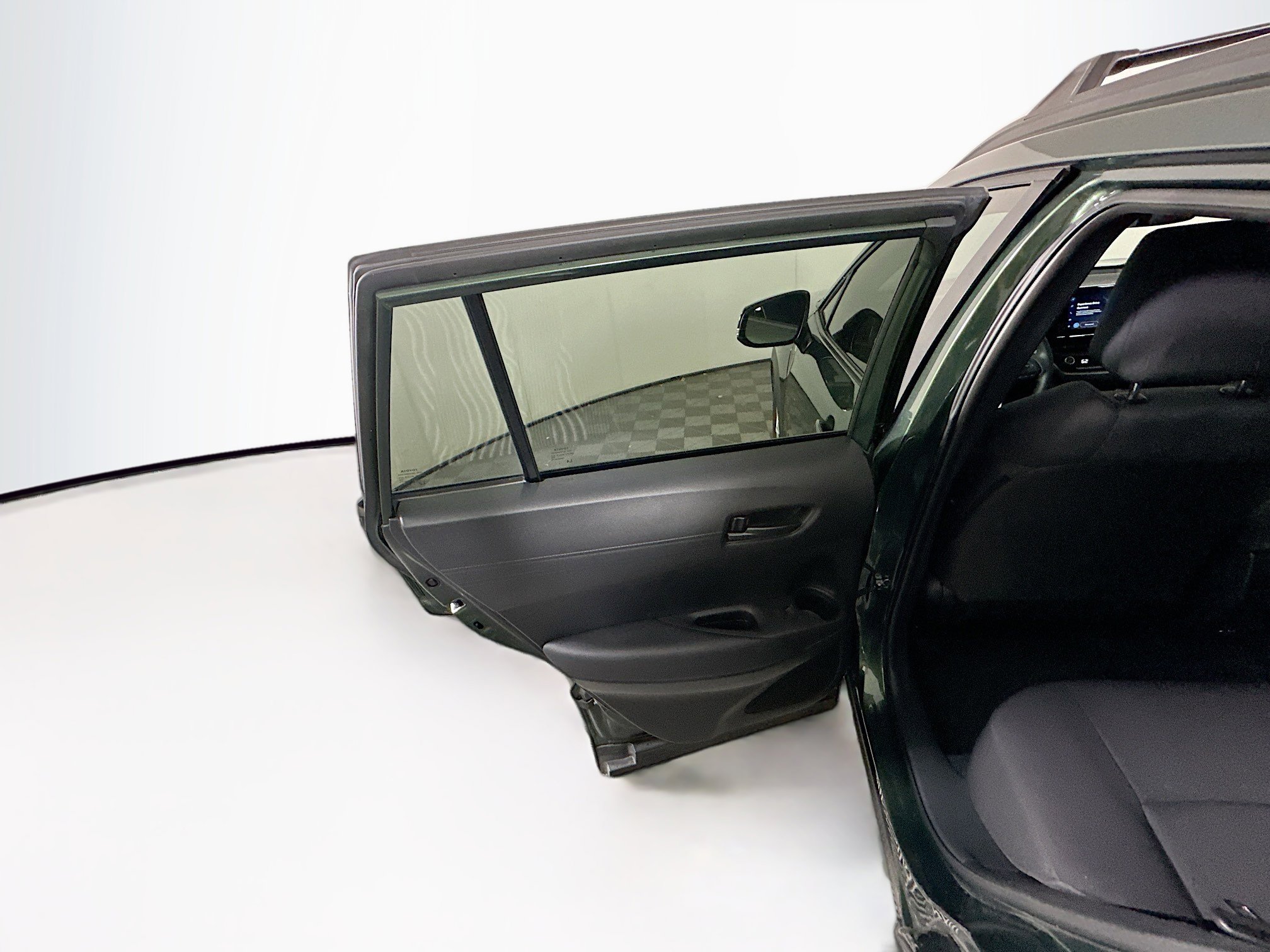 Used 2024 Toyota Corolla Cross LE w/ Moonroof Package image 27