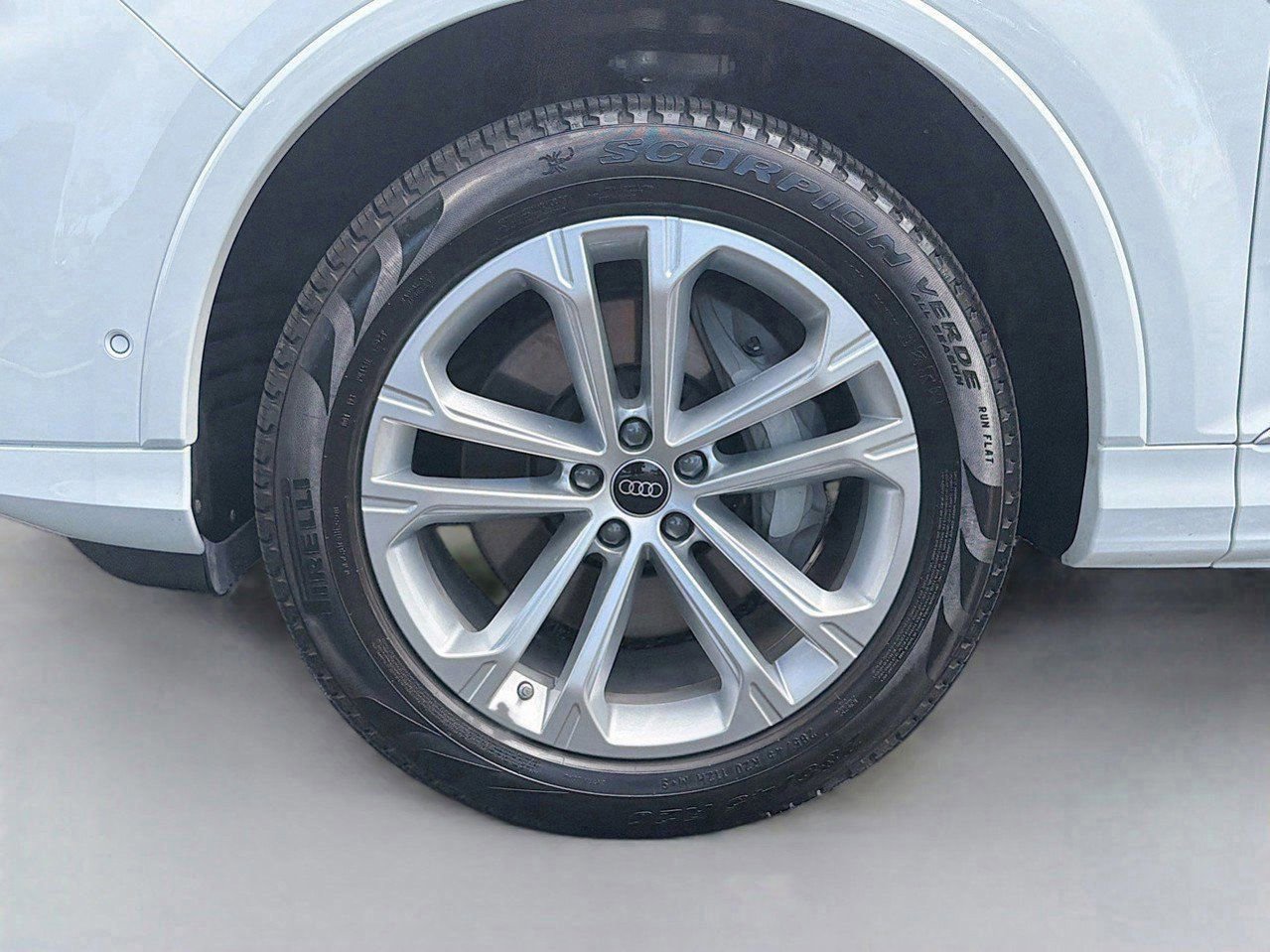 Used 2025 Audi Q7 3.0T Premium AWD/4WD image 46