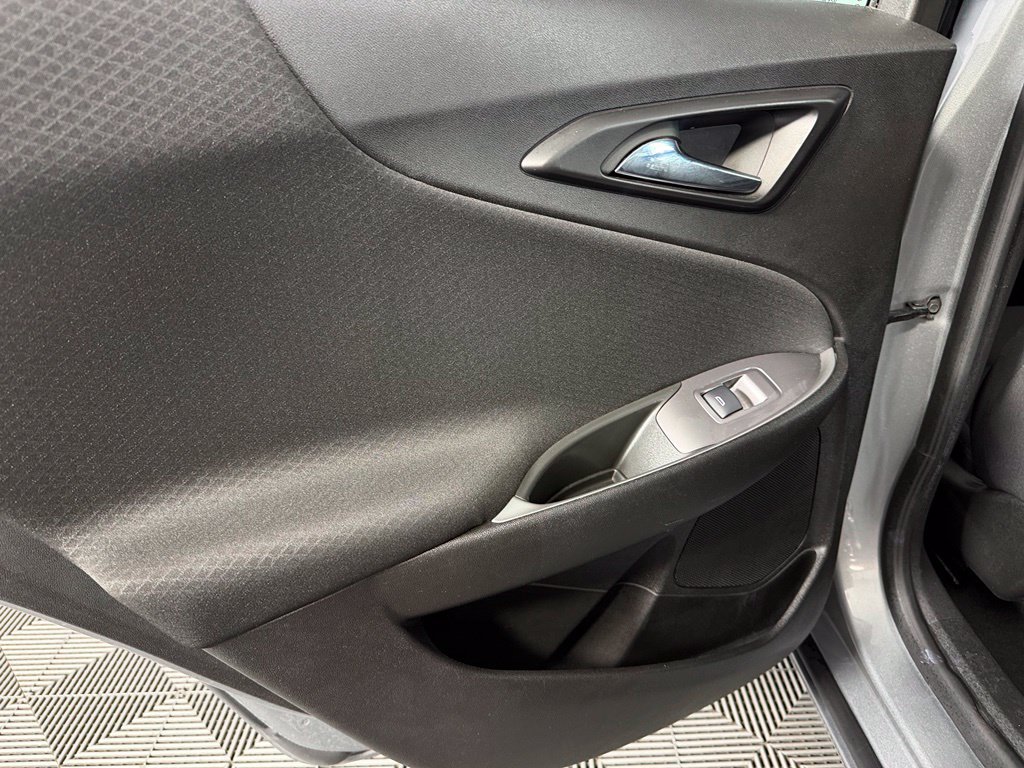 Used 2025 Chevrolet Malibu RS FWD image 24