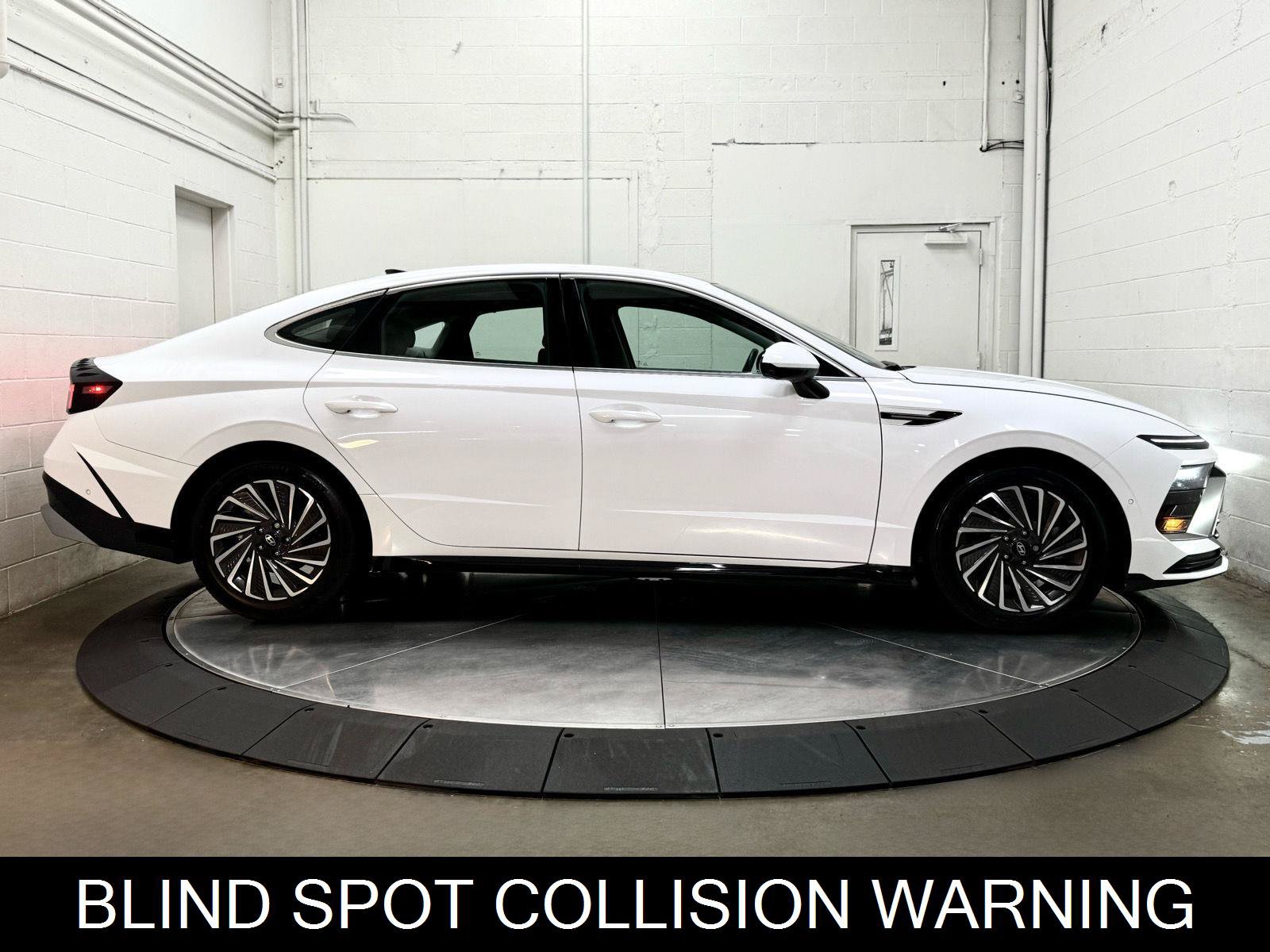 Used 2025 Hyundai Sonata Limited FWD image 10