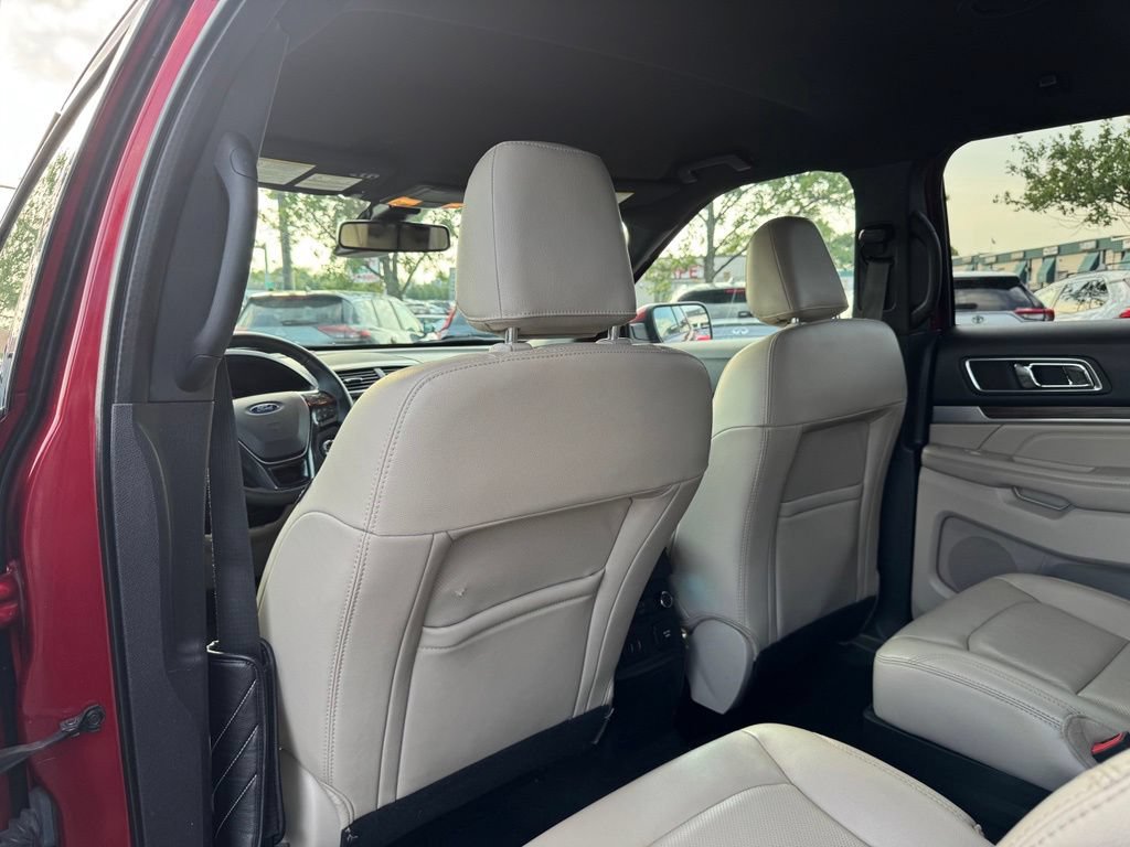 Used 2019 Ford Explorer Limited w/ Ford Safe & Smart Package FWD image 14