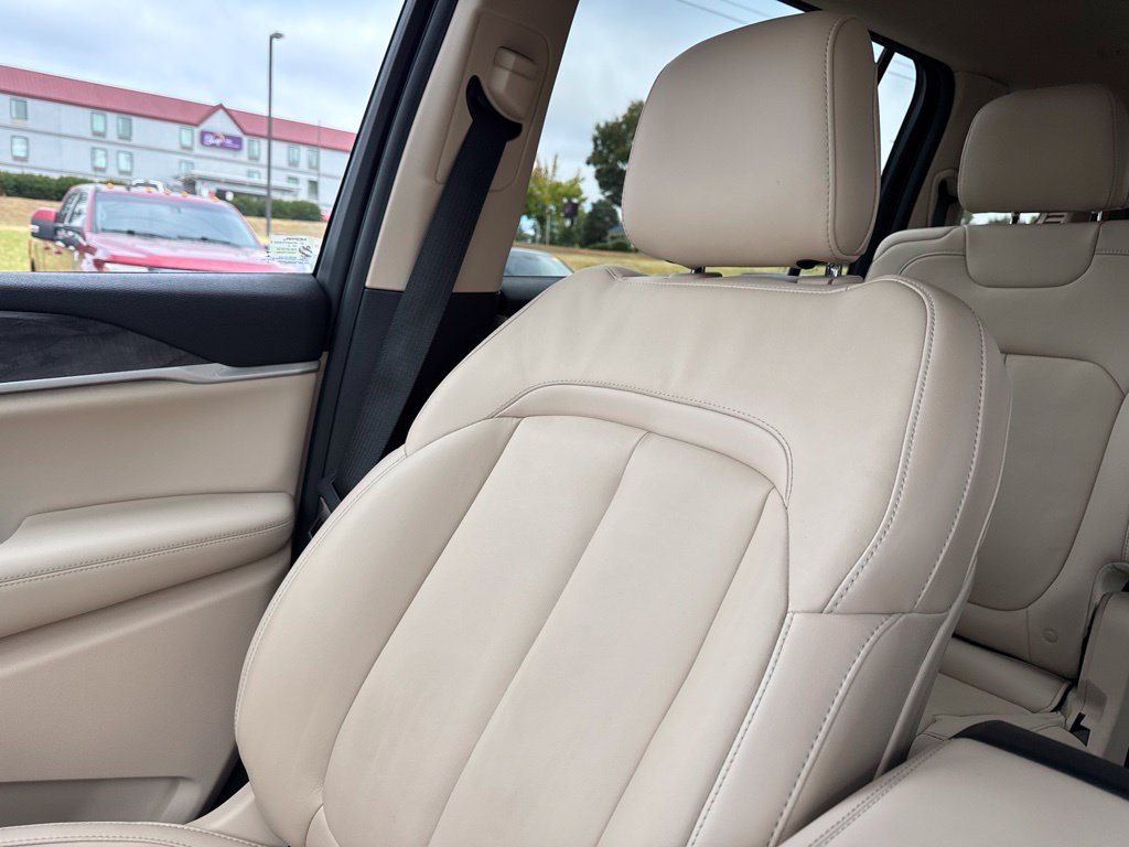 Used 2022 Jeep Grand Cherokee L Limited RWD image 23