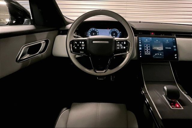 Certified 2026 Land Rover Range Rover Velar Dynamic SE AWD/4WD image 4