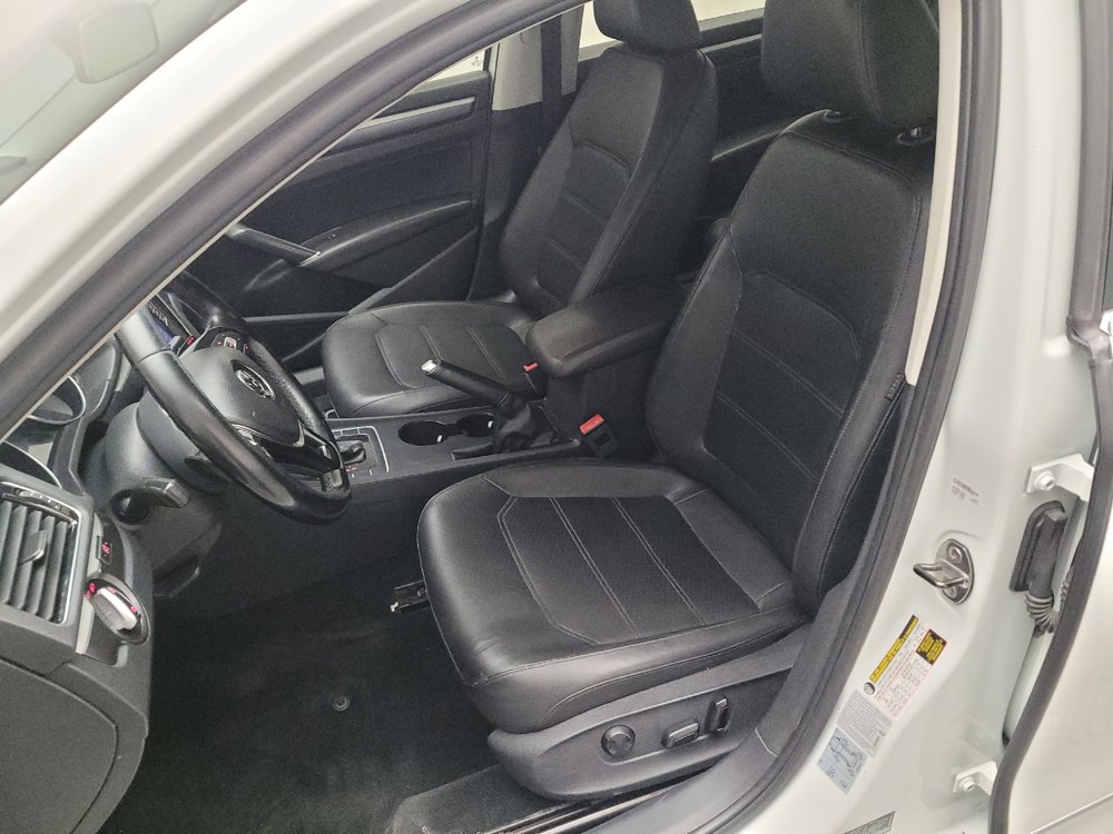 Used 2017 Volkswagen Passat 1.8T R-Line image 17