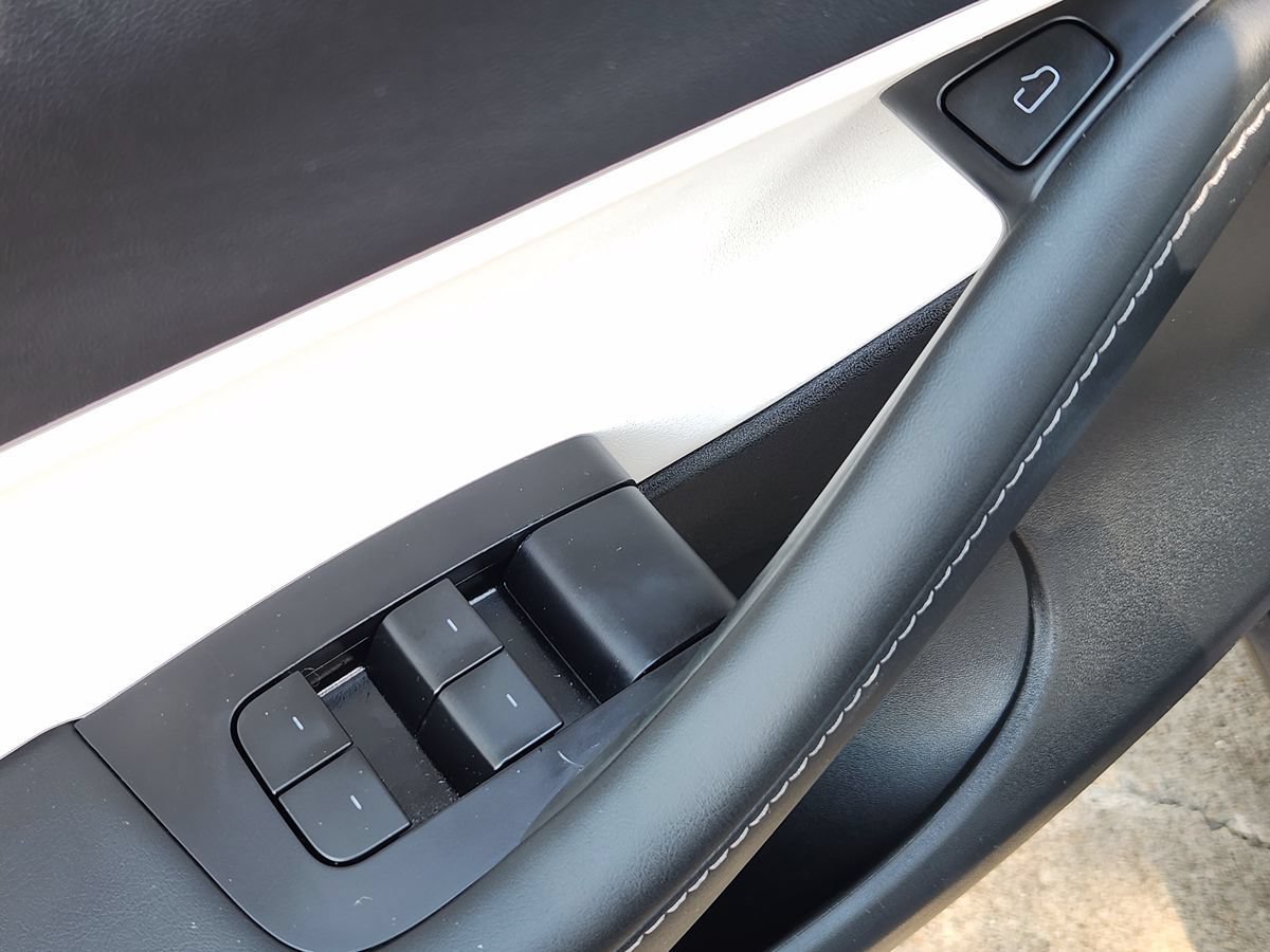 Used 2022 Tesla Model Y Performance AWD/4WD image 42
