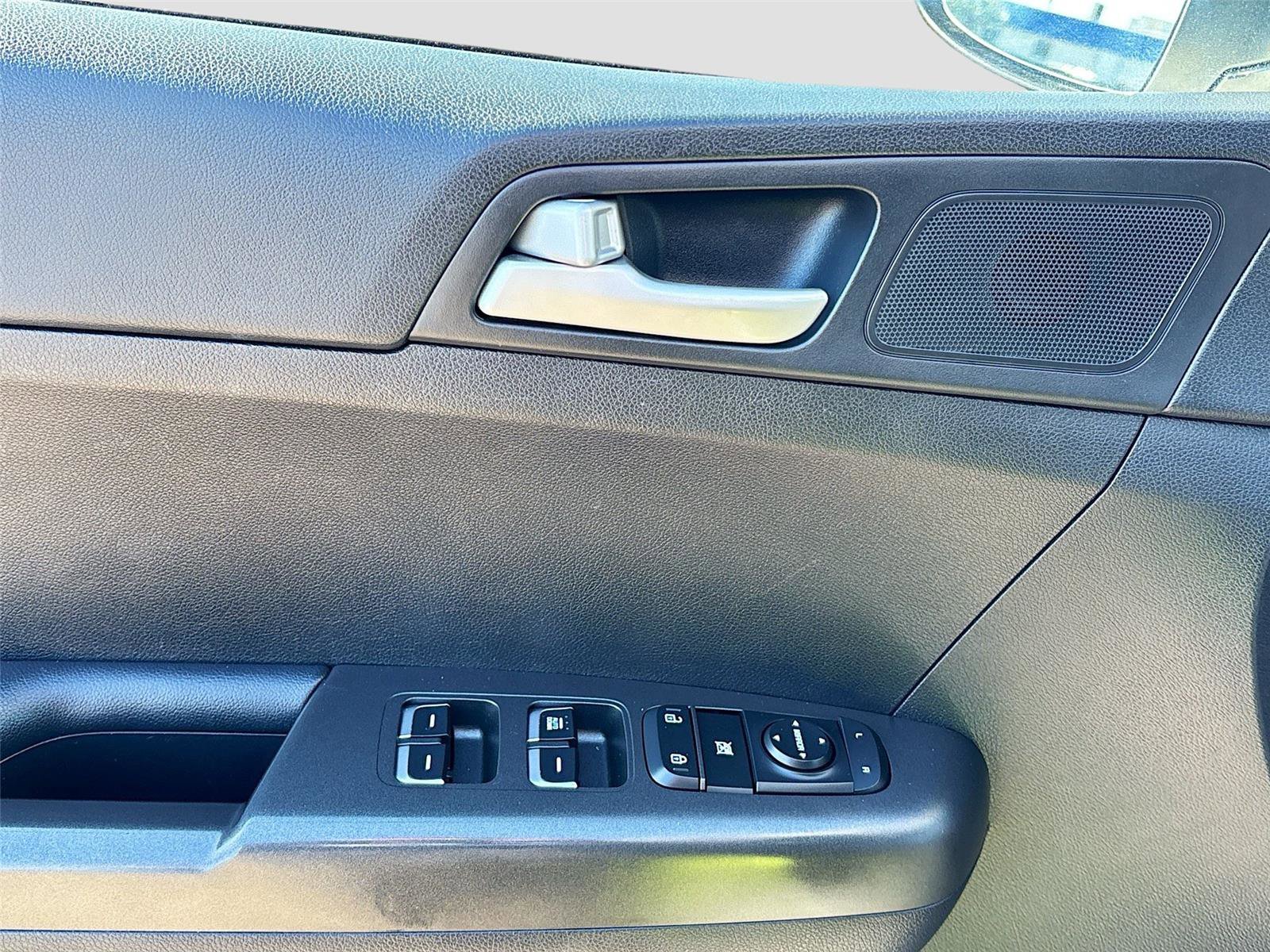 Used 2018 Kia Sportage LX image 18